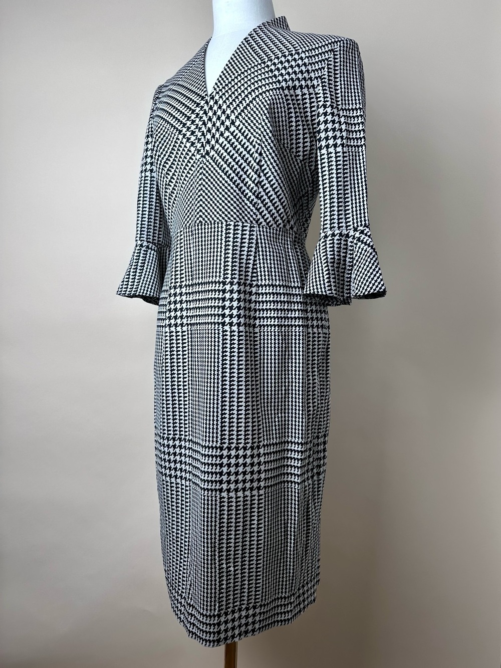 Escada V-Neck Bell-Sleeve Houndstooth Sheath Dress - Picture 3 of 11